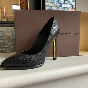 Louis Vuitton Leather Pointed Toe Heel